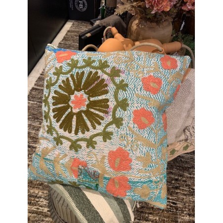 Y3098 - Coussin Suzani 50x50 cm - Turquoise-Corail - QUOTE COPENHAGEN