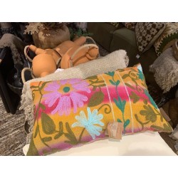 Y1241 - Coussin Suzani - 30x50 cm - Jaune-Fushia - QUOTE COPENHAGEN