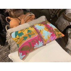 Y1241 - Coussin Suzani - 30x50 cm - Jaune-Fushia - QUOTE COPENHAGEN