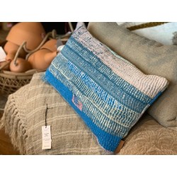 Y1402 - Coussin Fine Q - 30x50 cm - Bleu-Turquoise-Rose - QUOTE COPENHAGEN