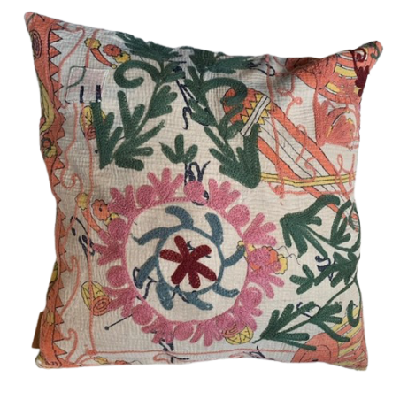 Y3005 - Coussin Suzani 50x50 cm - Beige-Rose-Vert - QUOTE COPENHAGEN