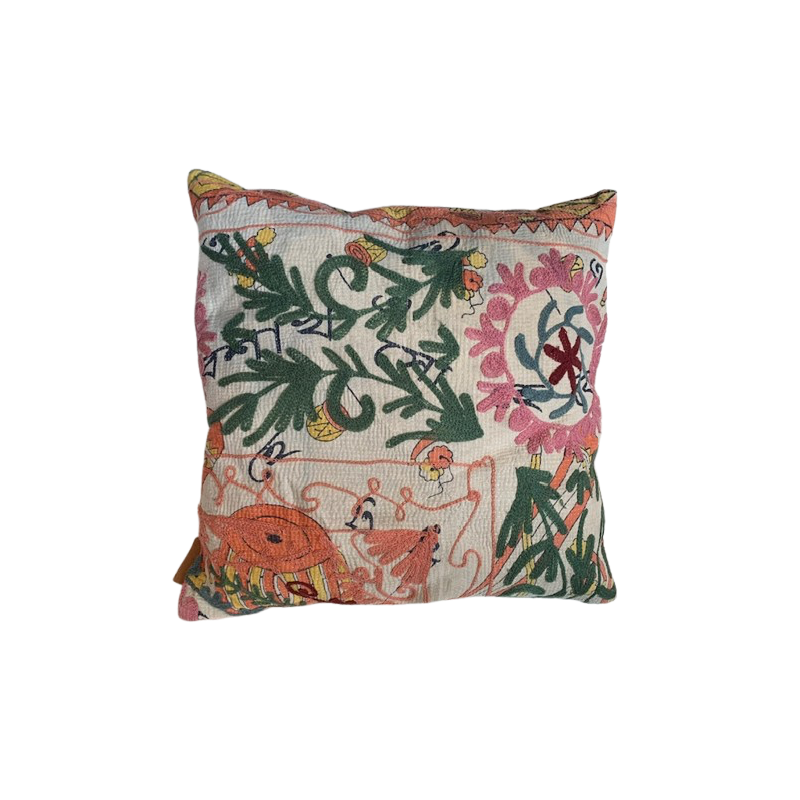Y3037 - Coussin Suzani 50x50 cm - Beige-Rose-Vert  - QUOTE COPENHAGEN