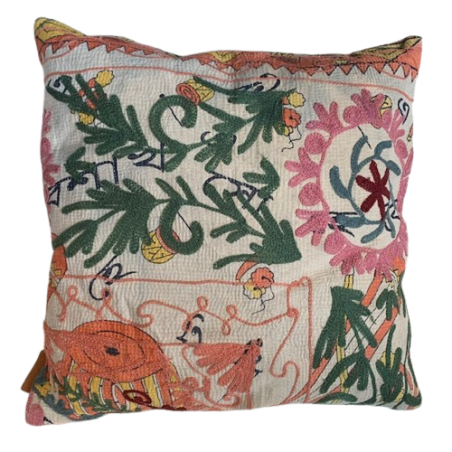 Y3037 - Coussin Suzani 50x50 cm - Beige-Rose-Vert  - QUOTE COPENHAGEN