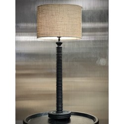LAMPE DE TABLE PURA NOIRE AVEC ABAT-JOUR EN JUTE DROIT NATUREL - NOORI