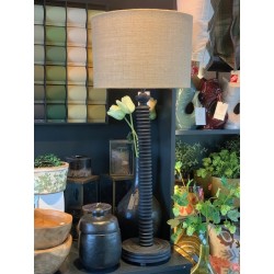 LAMPE DE TABLE PURA NOIRE AVEC ABAT-JOUR EN JUTE DROIT NATUREL - NOORI