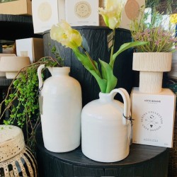 VASE RODE AVEC POIGNEE - EMAILLE CRAQUELE BLANC CASSE - NOORI